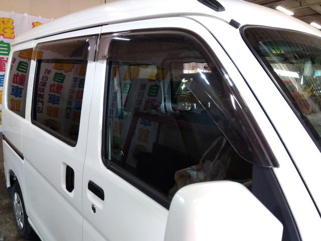 ハイゼットカーゴ クルーズターボSAIII 衝突軽減ブレーキ アイドリングストップ 誤発進抑制装置 キーレス 横滑り防止装置 ABS LED エアコン 禁煙車 4WD(11枚目)