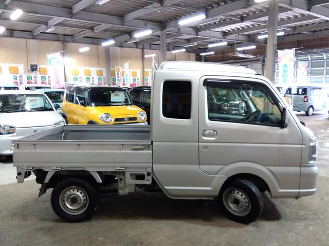 スーパーキャリイ Ｘ　パートタイム４ＷＤ　衝突軽減ブレーキ　キーレスキー　オートＬＥＤ　アイドリングＳＴＯＰ　ＶＳＣ　ＡＢＳ　Ａライト　禁煙　ＬＥＤライト　エアコン　パワステ　ＰＳ　前席ＰＷ　運転席エアバック　幌キット（7枚目）