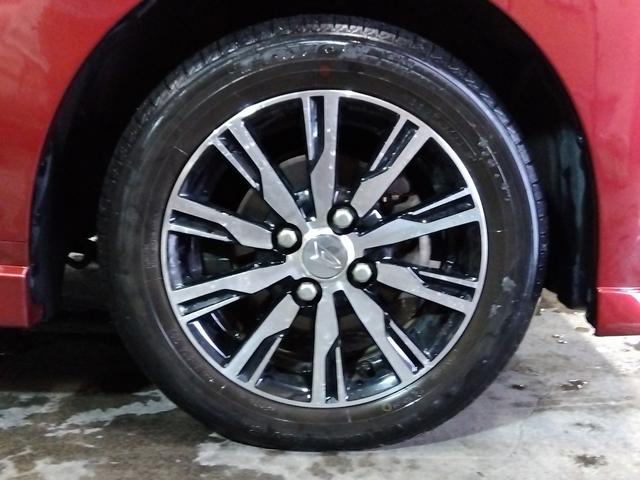 ムーヴ カスタムＸ２０ｔｈアニバサリーゴールドＥＤ　ＳＡＩＩ　４ＷＤ　衝突軽減ブレーキ　純正ナビ　フルセグＴＶ　Ｂｌｕｅｔｏｏｔｈ　横滑り防止　アイドリングストップ　バックカメラ　オートエアコン　オートライト　ＬＥＤヘッドライト　エンジンスターター（13枚目）