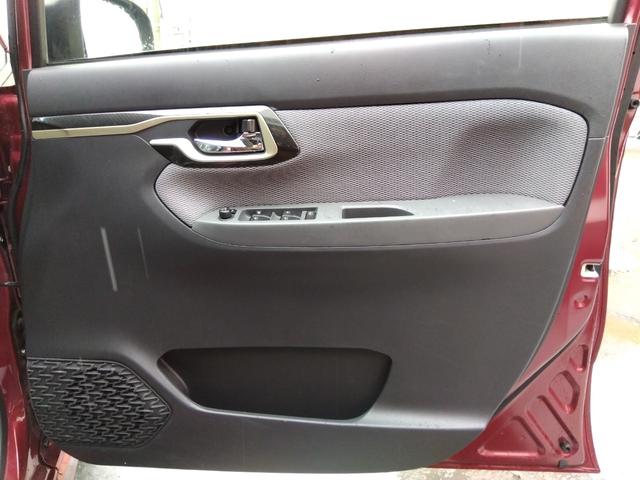 ムーヴ カスタムＸ２０ｔｈアニバサリーゴールドＥＤ　ＳＡＩＩ　４ＷＤ　衝突軽減ブレーキ　純正ナビ　フルセグＴＶ　Ｂｌｕｅｔｏｏｔｈ　横滑り防止　アイドリングストップ　バックカメラ　オートエアコン　オートライト　ＬＥＤヘッドライト　エンジンスターター（30枚目）