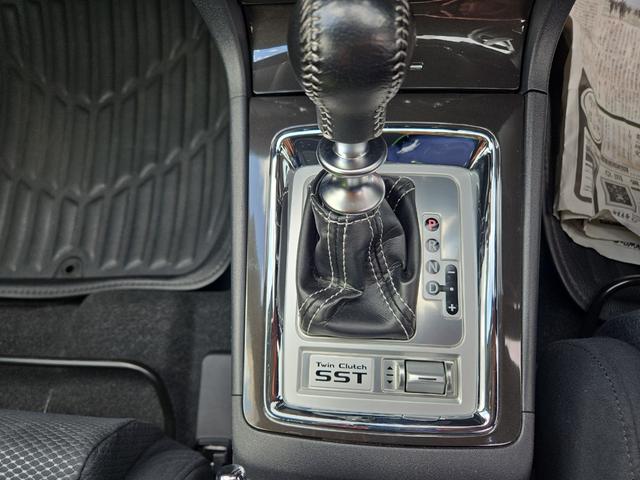 ランサー GSRエボリューションX 4WD SST ナビ アルミホイール オートライト HID AT スマートキー 電動格納ミラー 盗難防止システム 衝突安全ボディ ABS ESC エアコン パワーステアリング パワーウィンドウ(8枚目)