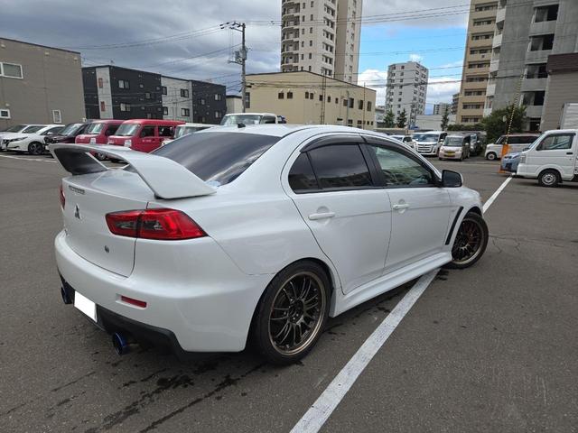 ランサー GSRエボリューションX 4WD SST ナビ アルミホイール オートライト HID AT スマートキー 電動格納ミラー 盗難防止システム 衝突安全ボディ ABS ESC エアコン パワーステアリング パワーウィンドウ(16枚目)