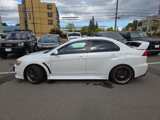 ランサー GSRエボリューションX 4WD SST ナビ アルミホイール オートライト HID AT スマートキー 電動格納ミラー 盗難防止システム 衝突安全ボディ ABS ESC エアコン パワーステアリング パワーウィンドウ(19枚目)