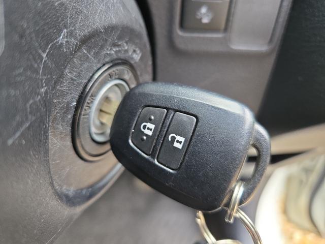 ���⌇�����Ȃ��A�C�e���ƂȂ����L�[���X�B�������t���Ă��܂��B���ڃL�[���������܂Ȃ��Ă��h�A�̎{���E�J�����o���܂��B�h�A���̃L�Y�h�~�ɂ��Ȃ�܂���