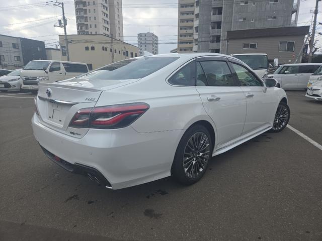 クラウンハイブリッド ＲＳアドバンス　Ｆｏｕｒ　４ＷＤ　ドライブレコーダー　クリアランスソナー　レーンアシスト　オートクルーズコントロール　衝突被害軽減システム　バックカメラ　ナビ　ＴＶ　アルミホイール　オートマチックハイビーム　オートライト（15枚目）