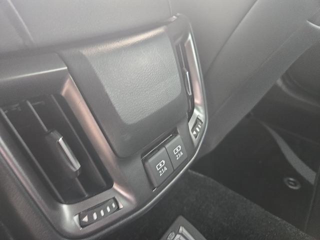 クラウンハイブリッド ＲＳアドバンス　Ｆｏｕｒ　４ＷＤ　ドライブレコーダー　クリアランスソナー　レーンアシスト　オートクルーズコントロール　衝突被害軽減システム　バックカメラ　ナビ　ＴＶ　アルミホイール　オートマチックハイビーム　オートライト（27枚目）