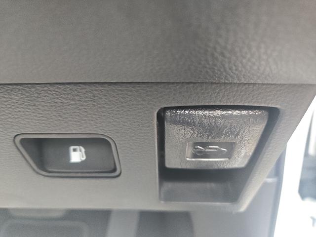 クラウンハイブリッド ＲＳアドバンス　Ｆｏｕｒ　４ＷＤ　ドライブレコーダー　クリアランスソナー　レーンアシスト　オートクルーズコントロール　衝突被害軽減システム　バックカメラ　ナビ　ＴＶ　アルミホイール　オートマチックハイビーム　オートライト（31枚目）