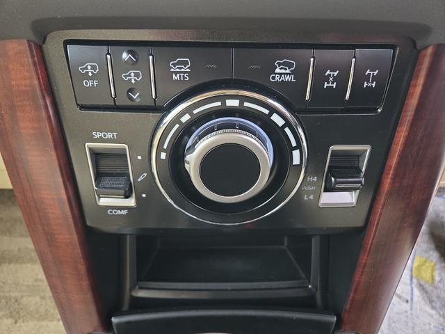 ランドクルーザープラド ＴＺ－Ｇ　４ＷＤ　ドライブレコーダー　バックカメラ　オートクルーズコントロール　パワーシート　サンルーフ　ナビ　オートライト　ＬＥＤヘッドランプ　ヘッドライトウォッシャー　アルミホイール　スマートキー（5枚目）