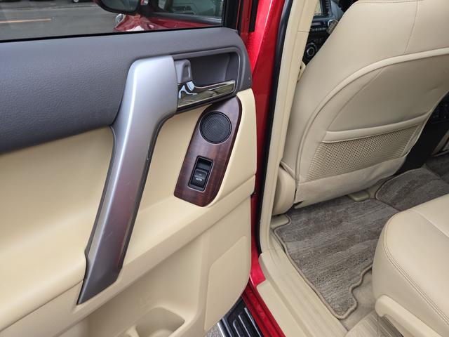 ランドクルーザープラド ＴＺ－Ｇ　４ＷＤ　ドライブレコーダー　バックカメラ　オートクルーズコントロール　パワーシート　サンルーフ　ナビ　オートライト　ＬＥＤヘッドランプ　ヘッドライトウォッシャー　アルミホイール　スマートキー（28枚目）