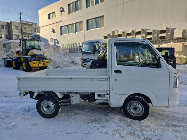 キャリイトラック ＫＣエアコン・パワステ４ＷＤ　４ＷＤ　軽トラック　ＡＴ　エアコン　運転席エアバッグ（4枚目）
