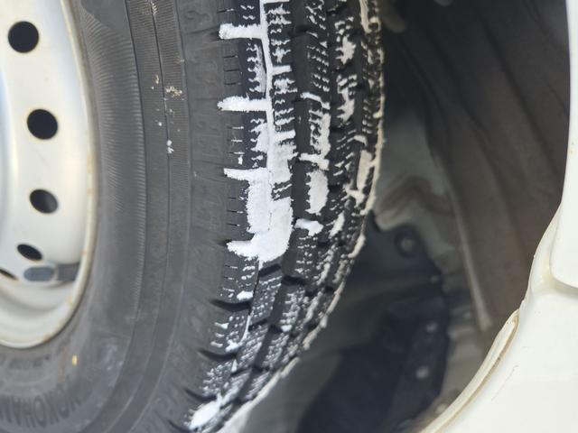 キャリイトラック ＫＣエアコン・パワステ４ＷＤ　４ＷＤ　軽トラック　ＡＴ　エアコン　運転席エアバッグ（9枚目）