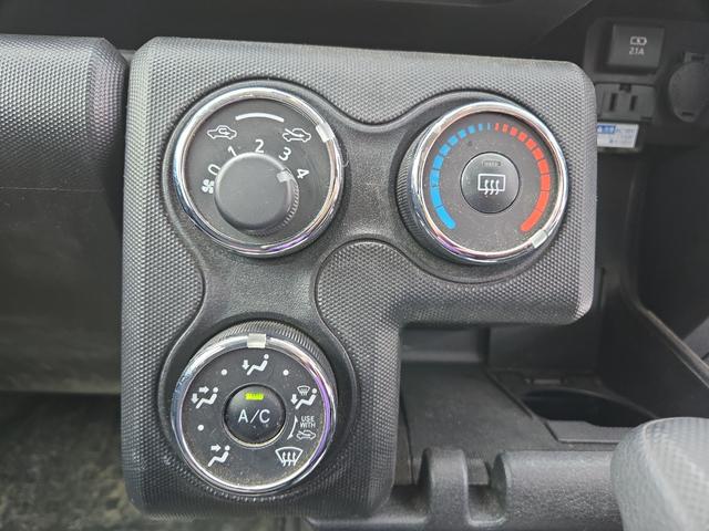 �C���ɍ��킹�Ē����I�ɑ��삷�邱�ƂŁA�ԓ������ł����K�ɕۂĂ܂��B