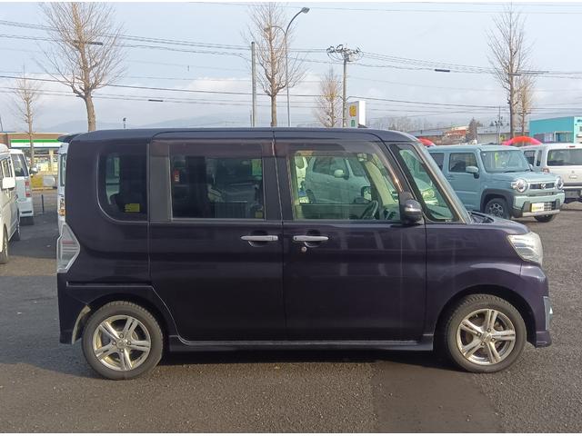 タント カスタムＲＳ　スマートセレクションＳＡ　ターボ　４ＷＤ　衝突軽減ブレーキ　両側パワースライドドア　スマートキー　ミラーヒーター　アイドリングストップ　ＬＥＤヘッドライト　社外アルミホイール　誤発進抑制装置　横滑り防止装置　ＡＢＳ（2枚目）