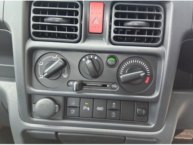 キャリイトラック KCエアコン・パワステ 4WD 届出済未使用車 衝突軽減ブレーキ 誤発進抑制装置 横滑り防止装置 キーレス アイドリングストップ ABS(5枚目)