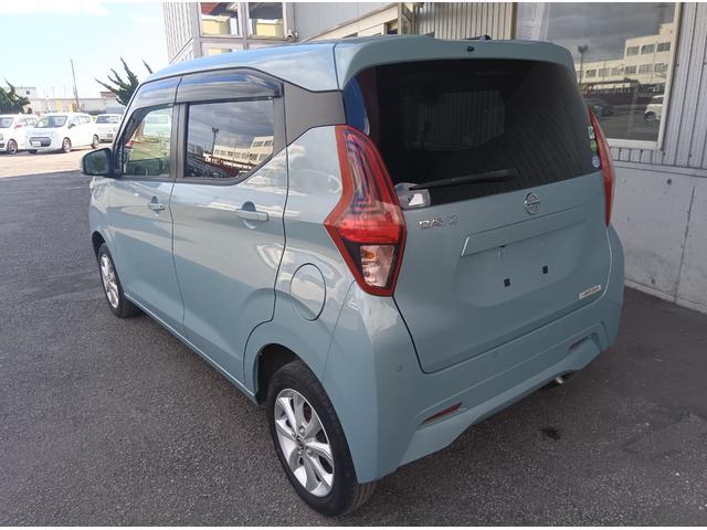 デイズ Ｘ　４ＷＤ　衝突軽減ブレーキ　Ｂｌｕｅｔｏｏｔｈ　全周囲カメラ　バックカメラ　純正ナビＴＶ　ＣＤ　スマートキー　純正アルミホイール　誤発進抑制装置　横滑り防止装置　ＡＢＳ　サイドエアバッグ（6枚目）