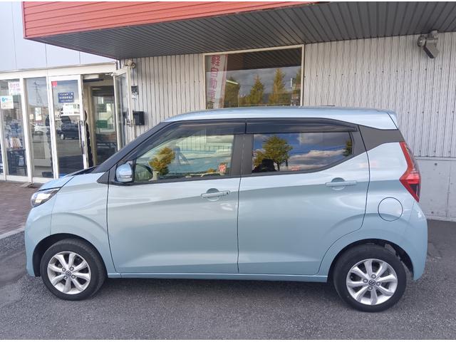 デイズ Ｘ　４ＷＤ　衝突軽減ブレーキ　Ｂｌｕｅｔｏｏｔｈ　全周囲カメラ　バックカメラ　純正ナビＴＶ　ＣＤ　スマートキー　純正アルミホイール　誤発進抑制装置　横滑り防止装置　ＡＢＳ　サイドエアバッグ（7枚目）