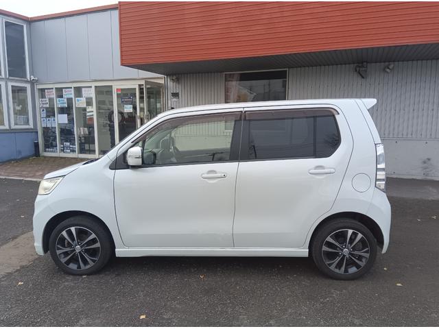 ワゴンＲスティングレー Ｔ　ターボ　４ＷＤ　バックカメラ　社外ナビＴＶ　ＥＴＣ　スマートキー　プッシュスタート　アイドリングストップ　ＨＩＤヘッドライト　純正アルミホイール　ＡＢＳ（3枚目）