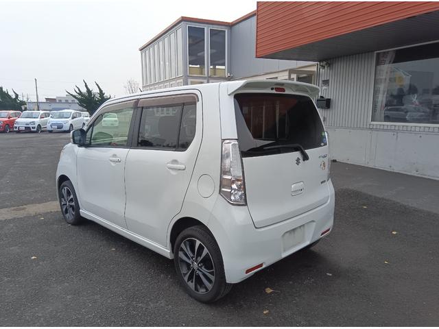 ワゴンＲスティングレー Ｔ　ターボ　４ＷＤ　バックカメラ　社外ナビＴＶ　ＥＴＣ　スマートキー　プッシュスタート　アイドリングストップ　ＨＩＤヘッドライト　純正アルミホイール　ＡＢＳ（4枚目）