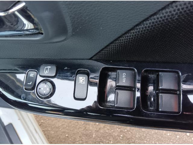 ワゴンＲスティングレー Ｔ　ターボ　４ＷＤ　バックカメラ　社外ナビＴＶ　ＥＴＣ　スマートキー　プッシュスタート　アイドリングストップ　ＨＩＤヘッドライト　純正アルミホイール　ＡＢＳ（20枚目）