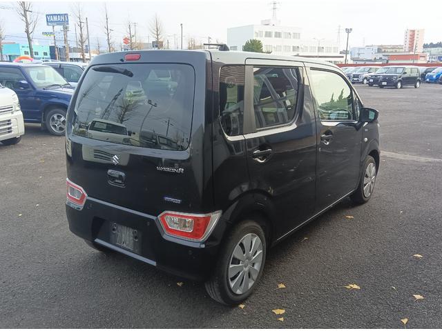 ワゴンＲ ハイブリッドＦＸ－Ｓ　全方位モニター付ディスプレイオーディオ　スズキコネクト　４ＷＤ　衝突軽減ブレーキ　Ｂｌｕｅｔｏｏｔｈ　バックカメラ　禁煙車　シートヒーター　ミラーヒーター　スマートキー　プッシュスタート（8枚目）