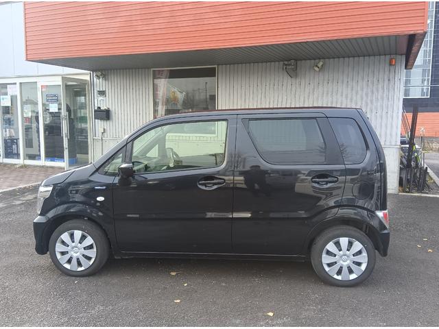 ワゴンＲ ハイブリッドＦＸ－Ｓ　全方位モニター付ディスプレイオーディオ　スズキコネクト　４ＷＤ　衝突軽減ブレーキ　Ｂｌｕｅｔｏｏｔｈ　バックカメラ　禁煙車　シートヒーター　ミラーヒーター　スマートキー　プッシュスタート（9枚目）