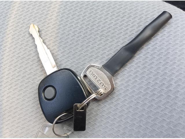 アルト ＶＰ　レーダーブレーキサポート　４ＷＤ　障害物センサー　誤発進抑制装置　横滑り防止装置　ＡＢＳ　キーレス　禁煙車　エアコン　パワステ　Ｗエアバッグ（22枚目）