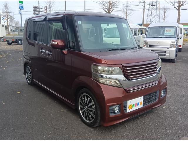 Ｎ－ＢＯＸカスタム Ｇ・ターボパッケージ　４ＷＤ　Ｂｌｕｅｔｏｏｔｈ　バックカメラ　純正ナビＴＶ　両側パワースライドドア　ＥＴＣ　スマートキー　エンジンスターター　横滑り防止装置　ミラーヒーター　ＡＢＳ　ＣＤ　ＤＶＤ　ＬＥＤヘッドライト（4枚目）