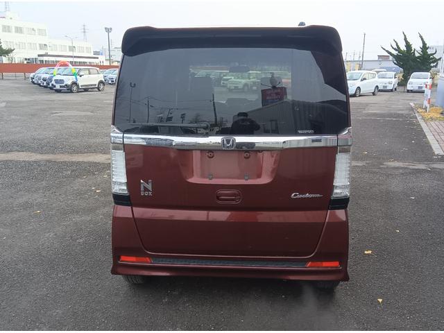 Ｎ－ＢＯＸカスタム Ｇ・ターボパッケージ　４ＷＤ　Ｂｌｕｅｔｏｏｔｈ　バックカメラ　純正ナビＴＶ　両側パワースライドドア　ＥＴＣ　スマートキー　エンジンスターター　横滑り防止装置　ミラーヒーター　ＡＢＳ　ＣＤ　ＤＶＤ　ＬＥＤヘッドライト（6枚目）