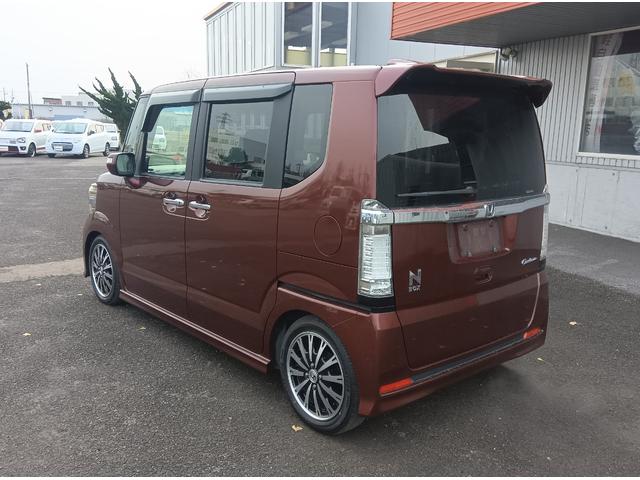 Ｎ－ＢＯＸカスタム Ｇ・ターボパッケージ　４ＷＤ　Ｂｌｕｅｔｏｏｔｈ　バックカメラ　純正ナビＴＶ　両側パワースライドドア　ＥＴＣ　スマートキー　エンジンスターター　横滑り防止装置　ミラーヒーター　ＡＢＳ　ＣＤ　ＤＶＤ　ＬＥＤヘッドライト（8枚目）