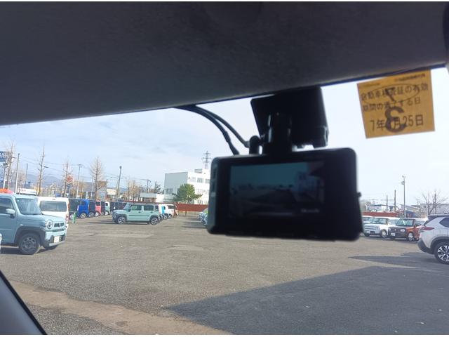 ムーヴキャンバス Ｘブラックインテリアリミテッド　ＳＡＩＩＩ　４ＷＤ　衝突軽減ブレーキ　ドライブレコーダー　両側パワースライドドア　禁煙車　スマートキー　アイドリングストップ　ＣＤ　ミラーヒーター　誤発進抑制装置　横滑り防止装置　ＡＢＳ　Ｗ・サイドエアバッグ（23枚目）