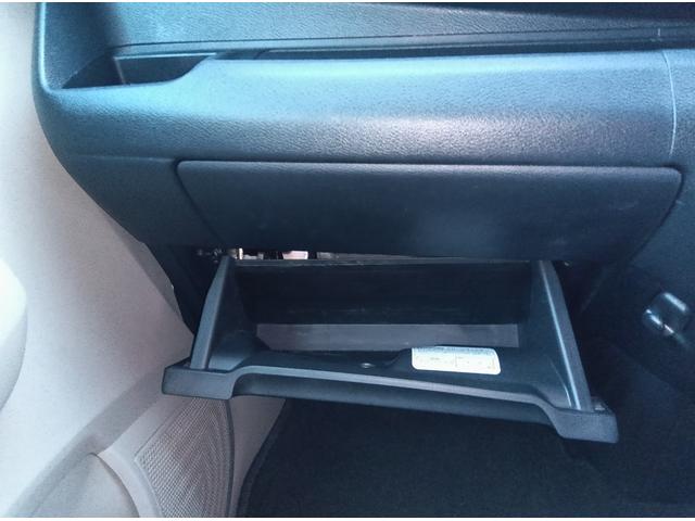 デイズ Ｂ　４ＷＤ　衝突軽減ブレーキ　シートヒーター　ミラーヒーター　ＣＤ　キーレス　アイドリングストップ　誤発進抑制装置　横滑り防止装置　Ｗ・サイドエアバッグ　ＡＢＳ（11枚目）