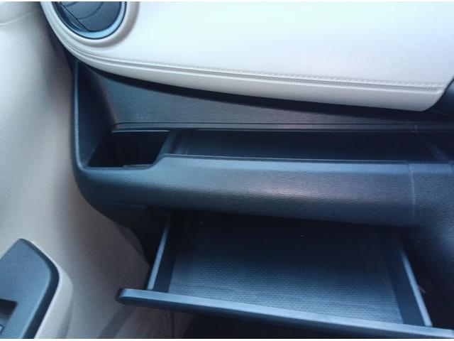 デイズ Ｂ　４ＷＤ　衝突軽減ブレーキ　シートヒーター　ミラーヒーター　ＣＤ　キーレス　アイドリングストップ　誤発進抑制装置　横滑り防止装置　Ｗ・サイドエアバッグ　ＡＢＳ（12枚目）