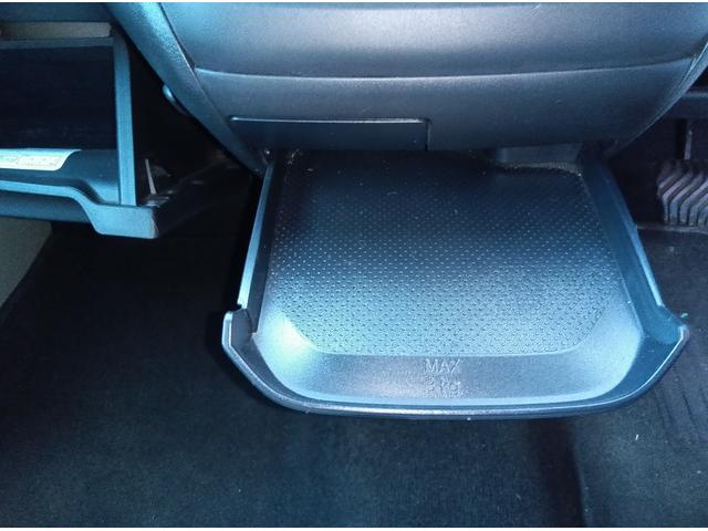 デイズ Ｂ　４ＷＤ　衝突軽減ブレーキ　シートヒーター　ミラーヒーター　ＣＤ　キーレス　アイドリングストップ　誤発進抑制装置　横滑り防止装置　Ｗ・サイドエアバッグ　ＡＢＳ（14枚目）