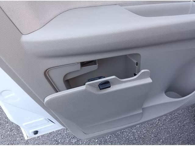 デイズ Ｂ　４ＷＤ　衝突軽減ブレーキ　シートヒーター　ミラーヒーター　ＣＤ　キーレス　アイドリングストップ　誤発進抑制装置　横滑り防止装置　Ｗ・サイドエアバッグ　ＡＢＳ（22枚目）