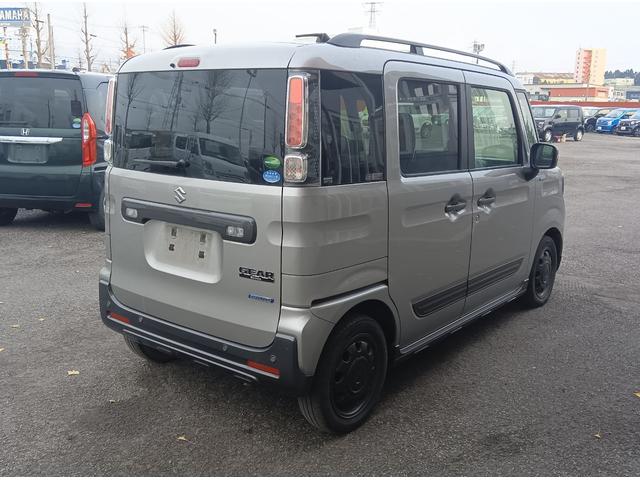 スペーシアギア ハイブリッドＸＺ　純正ディスプレイオーディオ　４ＷＤ　衝突軽減ブレーキ　Ｂｌｕｅｔｏｏｔｈ　ドラレコ　両側パワースライドドア　禁煙車　ＣＤ　シートヒーター　スマートキー　アイドリングストップ　ＬＥＤヘッドライト（5枚目）