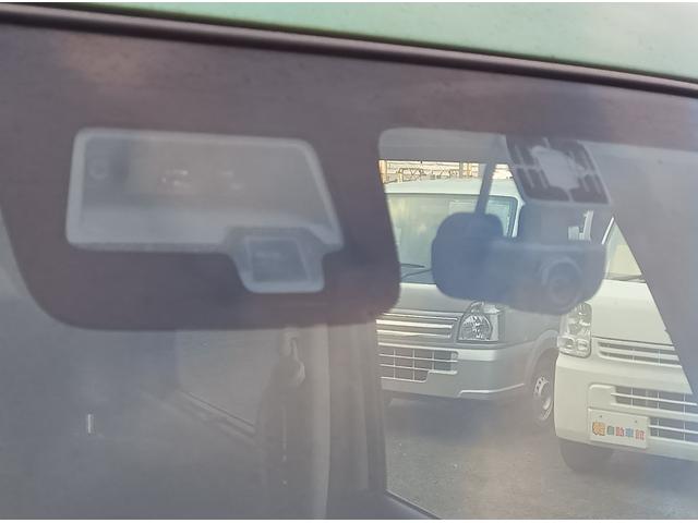 スペーシア ハイブリッドＸ　純正ナビＴＶ　４ＷＤ　衝突軽減ブレーキ　Ｂｌｕｅｔｏｏｔｈ　ドライブレコーダー　両側パワースライドドア　シートヒーター　ミラーヒーター　禁煙車　スマキー　ＣＤ　ＤＶＤ　誤発進抑制装置　障害物センサー（4枚目）