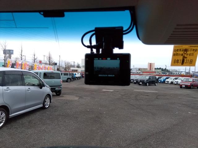 Ｎ－ＢＯＸ Ｌ・スロープ　福祉車両　４ＷＤ　衝突軽減ブレーキ　Ｂｌｕｅｔｏｏｔｈ　バックカメラ　ドライブレコーダー　社外ナビＴＶ　片側パワースライドドア　シートヒーター　ミラーヒーター　アイドリングストップ　誤発進抑制装置（4枚目）