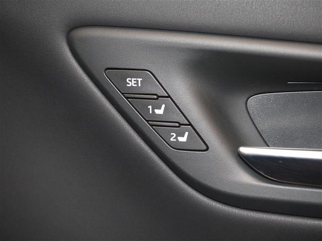 クラウンハイブリッド ＲＳアドバンス　Ｆｏｕｒ　リアカメラ　１００Ｖ電源　オートエアコン　ＬＥＤヘッド　衝突軽減システム　メモリナビ　助手席エアバッグ　寒冷地仕様　横滑防止装置　ＡＢＳ　ナビＴＶ　電動シート　サイドエアバッグ　ドライブレコーダー（12枚目）