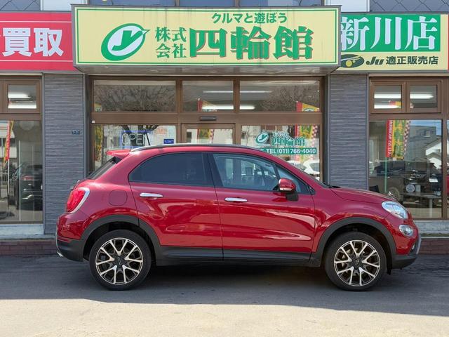 ５００Ｘ クロス　プラス　ターボ　４ｘ４　レッドヒュプノティック８９５　ブラウンレザーシート　Ｕコネクト／ＵＳＢ／ＢＴ　ドライバーアシスト／ブレーキ＋警告／斜後方接近ＢＳＭ／車線逸脱／駐車ソナー　クルーズコントロール　キセノンライト　前席ヒーター　スマートキー　夏冬タイヤ（30枚目）