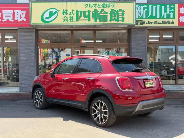 ５００Ｘ クロス　プラス　ターボ　４ｘ４　レッドヒュプノティック８９５　ブラウンレザーシート　Ｕコネクト／ＵＳＢ／ＢＴ　ドライバーアシスト／ブレーキ＋警告／斜後方接近ＢＳＭ／車線逸脱／駐車ソナー　クルーズコントロール　キセノンライト　前席ヒーター　スマートキー　夏冬タイヤ（33枚目）