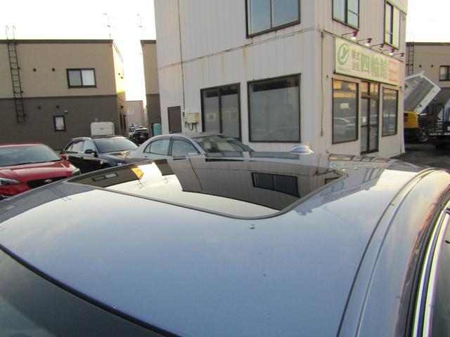 Ｓ６０ Ｔ６　ＡＷＤ　ＣＬＡＳＳＩＣ　本革ソフトベージュインテリア　チルトアップ機構電動サンルーフ　ハーマンカードンサウンド　アーバンウッドパネル　ティターニアホイール　前席／ハンドルヒーター　リアカメラ　ナビ／ＢＴ　インテリセーフ　マッセルブルー７２１　夏冬タイヤ付（32枚目）