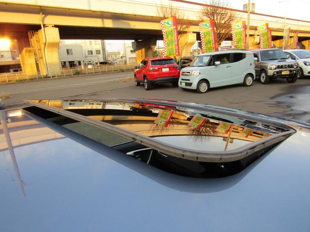 Ｓ６０ Ｔ６　ＡＷＤ　ＣＬＡＳＳＩＣ　本革ソフトベージュインテリア　チルトアップ機構電動サンルーフ　ハーマンカードンサウンド　アーバンウッドパネル　ティターニアホイール　前席／ハンドルヒーター　リアカメラ　ナビ／ＢＴ　インテリセーフ　マッセルブルー７２１　夏冬タイヤ付（33枚目）