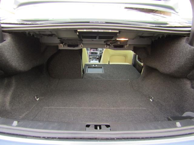 Ｓ６０ Ｔ６　ＡＷＤ　ＣＬＡＳＳＩＣ　本革ソフトベージュインテリア　チルトアップ機構電動サンルーフ　ハーマンカードンサウンド　アーバンウッドパネル　ティターニアホイール　前席／ハンドルヒーター　リアカメラ　ナビ／ＢＴ　インテリセーフ　マッセルブルー７２１　夏冬タイヤ付（53枚目）