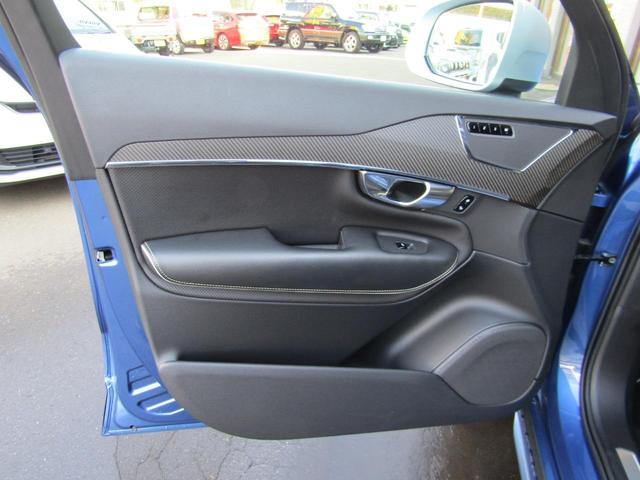 ＸＣ９０ Ｔ６　ＡＷＤ　Ｒデザイン　７人乗　ポールスターパフォーマンス　ターボ＆Ｓチャージャー　専用ボディカラー　黒革内装／席ヒーター　シフトパドル　パワーテールゲート　３６０°ビューカメラ　センサスナビＴＶ／アップル／アンドロイド　先進安全インテリセーフ１５　夏冬タイヤ（61枚目）