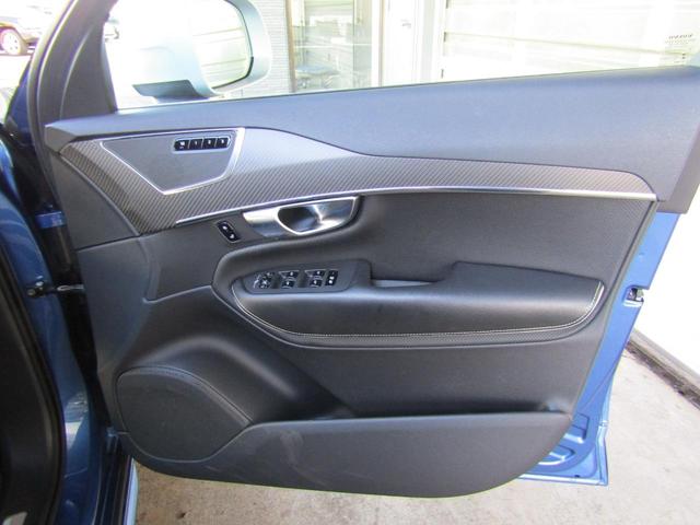 ＸＣ９０ Ｔ６　ＡＷＤ　Ｒデザイン　７人乗　ポールスターパフォーマンス　ターボ＆Ｓチャージャー　専用ボディカラー　黒革内装／席ヒーター　シフトパドル　パワーテールゲート　３６０°ビューカメラ　センサスナビＴＶ／アップル／アンドロイド　先進安全インテリセーフ１５　夏冬タイヤ（62枚目）