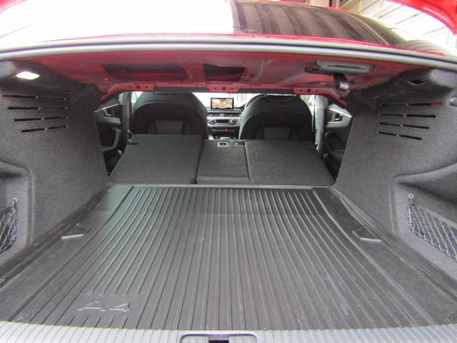 A4 2.0TFSIクワトロ4WD タキシードスタイル 限定モデル Sラインエクステリア マトリクスLEDライト バーチャルコックピット サラウンドビューカメラ アシスタンスPKG/衝突軽減/斜後方感知/車線操舵/駐車支援 車速追従 MMIナビ ドラレコ 夏冬タイヤ付(50枚目)