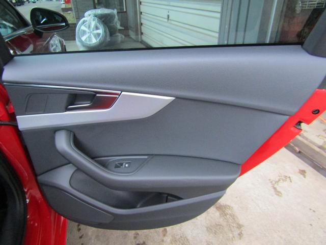 A4 2.0TFSIクワトロ4WD タキシードスタイル 限定モデル Sラインエクステリア マトリクスLEDライト バーチャルコックピット サラウンドビューカメラ アシスタンスPKG/衝突軽減/斜後方感知/車線操舵/駐車支援 車速追従 MMIナビ ドラレコ 夏冬タイヤ付(56枚目)