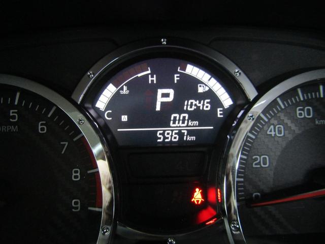 ジムニー ランドベンチャー　特別仕様車　パートタイム４ＷＤ　４速ＡＴ　１０型　イクリプスナビＴＶ／ＢＴ／ＤＶＤ　エンジンスターター　スズキスポーツアルミペダル　キー照明　フロアイルミネーション　前後スピーカー　バイザー　席ヒーター　スチールシルバーメタリック　夏冬タイヤ（13枚目）