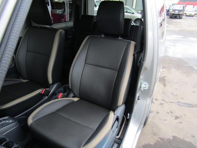 ジムニー ランドベンチャー　特別仕様車　パートタイム４ＷＤ　４速ＡＴ　１０型　イクリプスナビＴＶ／ＢＴ／ＤＶＤ　エンジンスターター　スズキスポーツアルミペダル　キー照明　フロアイルミネーション　前後スピーカー　バイザー　席ヒーター　スチールシルバーメタリック　夏冬タイヤ（16枚目）