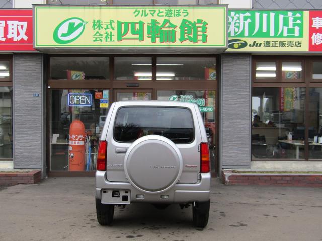 ジムニー ランドベンチャー　特別仕様車　パートタイム４ＷＤ　４速ＡＴ　１０型　イクリプスナビＴＶ／ＢＴ／ＤＶＤ　エンジンスターター　スズキスポーツアルミペダル　キー照明　フロアイルミネーション　前後スピーカー　バイザー　席ヒーター　スチールシルバーメタリック　夏冬タイヤ（25枚目）